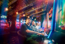 Push Gaming slot game interface on dewahoki99 mobile showing reels and spin controls